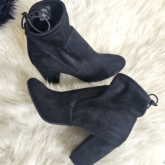 Christian Siriano black booties, size 8 - Picture 6 of 8